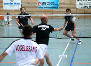 Andreas Bühler (hinten rechts) und Daniela Drache im Mixedfinale